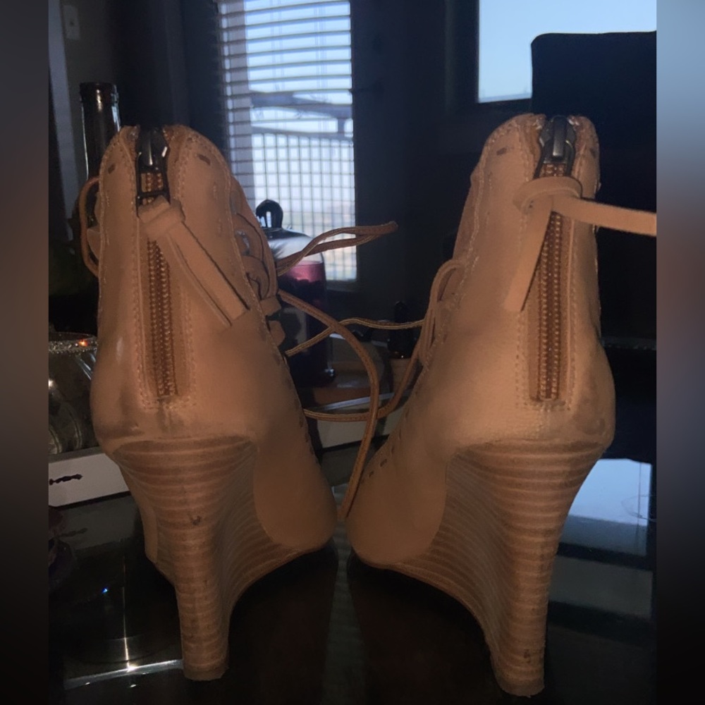 Linea Paolo Dark Tan Willow Oiled Leather Pumps - Picture 4 of 5